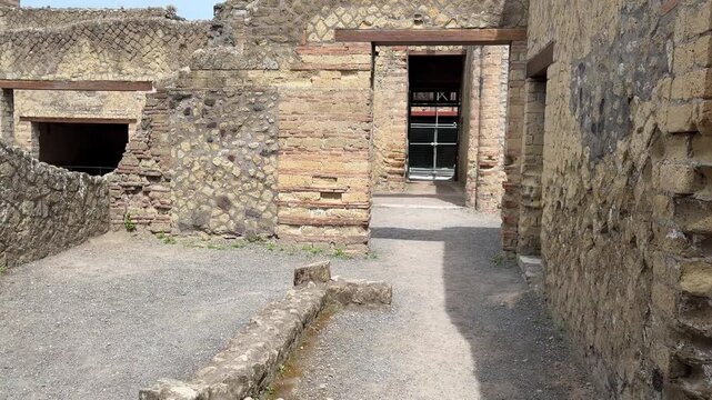 Steadicam Walkthrough of a Preserved Roman Villa in Herculaneum