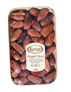 Isolierte verpackte Kartago Farm Datteln 400g Packung, Entsteinte Datteln im freigestellten isolierten PNG Format, Schlieren 22 April 2026