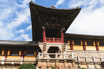 Obraz premium Bulguksa Buddhist Temple, Gyeongju city, South Korea, view in a sunny day, North Gyeongsang Province, Bulguksa Burimun Gate, Jinhyeon-dong, Tohamsan mountain, Yeongnam region, Gyeongju National Park