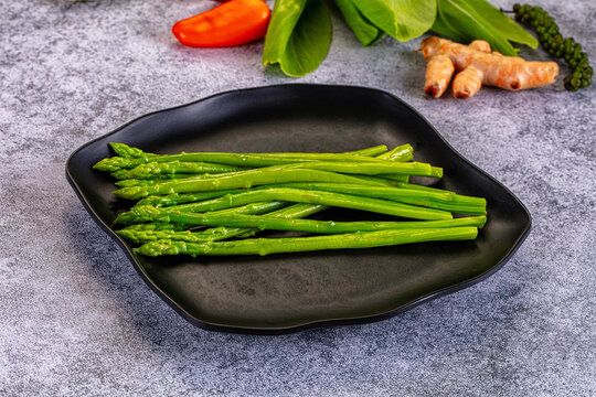 Gourmet steamed green asparagus stems