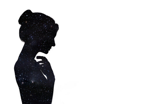 Silueta de mujer con estrellas en doble exposici&oacute;n y fondo blanco. Concepto predicciones, hor&oacute;scopo y astrolog&iacute;a   