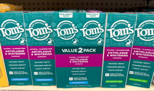 Tom's Of Maine Antiplaque And Whitening Toothpaste Boxes On Store Shelf