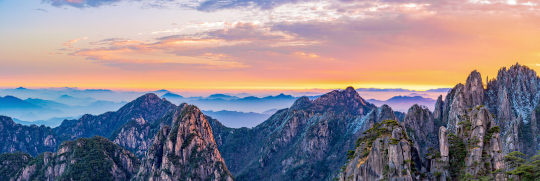 The sea of clouds at Monkey Watching the Sea in Huangshan, Anhui, China