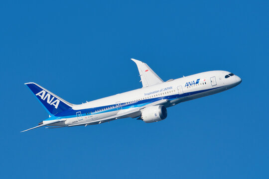 All Nippon Airways Boeing 787-8 Dreamliner (JA831A) passenger plane taking off from Haneda Airport, Tokyo, Japan