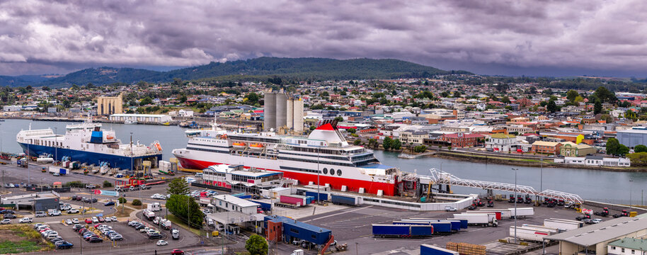 Tas Devonport close portside pan