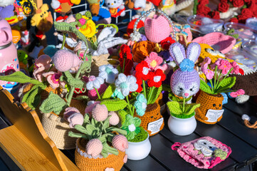 Naklejka premium Handmade objects for sale by street vendor, Toronto, Canada