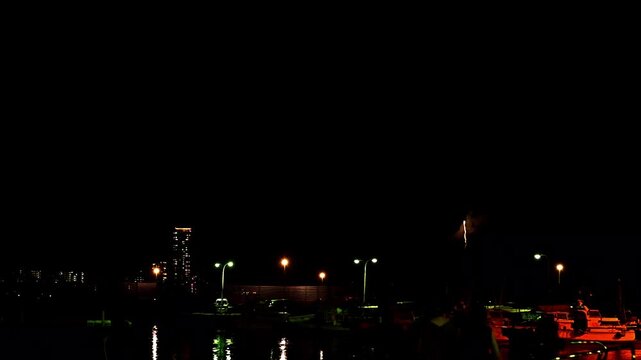 夜を彩る、舞台に繰り広げられた感動の芸術花火
「夜空に咲く、光の芸術。もっとも輝いた夜を、あなたのクリエイティブに。」
福岡市「博多湾芸術花火2023」№7.mov
A breathtaking display of artistic fireworks illuminated the night sky.