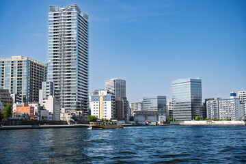 Fototapeta premium 隅田川を走る東京都観光汽船の海舟 東京都中央区