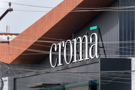 Croma store, Croma electronics, electronics retail store, consumer electronics, Croma showroom interior, electronics shopping India, gadgets retail display, Croma outlet India, Croma online shopping.