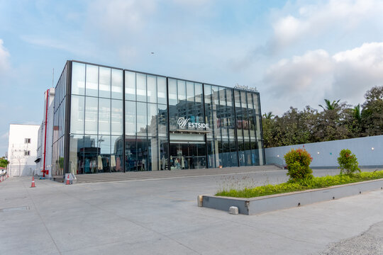 Westside store, Westside fashion India, Westside clothing brand, Westside retail outlet, Westside showroom interior, Westside shopping, Westside apparel collection, Westside fashion store display.
