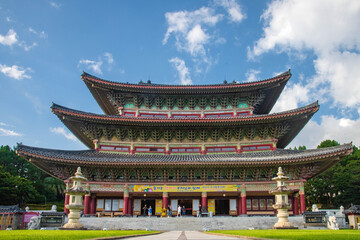 Temple Yakcheonsa, Jeju, Corée du Sud, Asie © luananasse