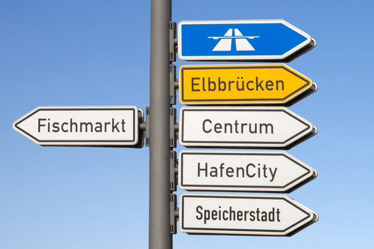 Verkehrsweiser an der Helgol&auml;nder Allee in Hamburg.