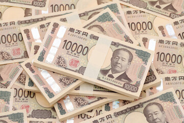 重ねた一万円札