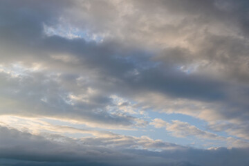 Obraz premium 春の風景 雲が多い夕方の空05