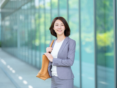 ビジネス　女性