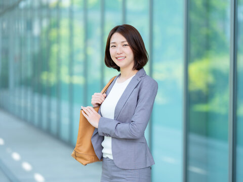 ビジネス　女性