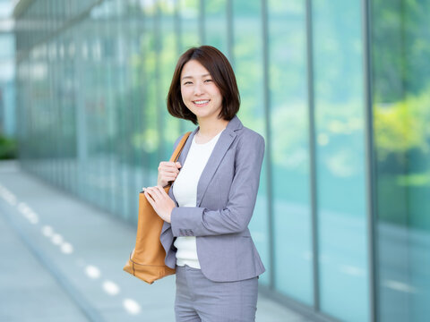 ビジネス　女性