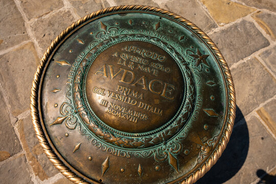 Bronze Plaque at Molo Audace Commemorating the Italian Destroyer Audace Landing in Trieste on November 3, 1918, Historical Landmark Close-up