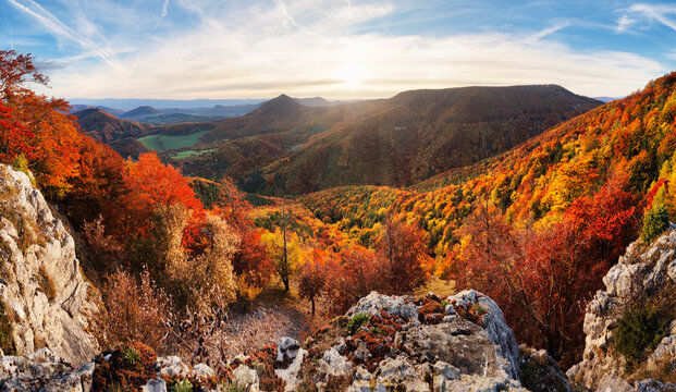 Mountain with autumn forest landcape - Nice panoramic view from peak
