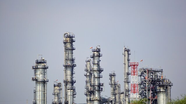 Multiple Distillation Columns At Large Petrochemical Refinery Complex