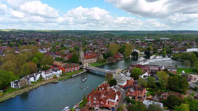 Bridge in Marlow - Surrey
