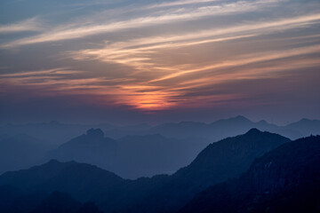 Fototapeta premium Twilight at Yueqing Mountain Top