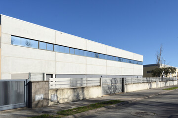 Fototapeta premium industrial building with white panels