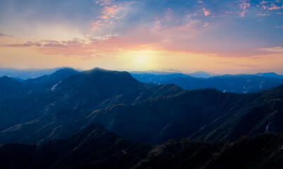 Naklejka premium sunrise over the mountains, California