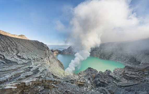 Volcano Kawah Ijen, volcanic craters with crater lake and steaming vents, morning light, Banyuwangi, Sempol, Eastern Java, Indonesia