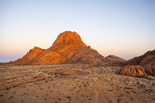 Sunset at Spitzkoppe, Pontok Mountains, Gro&szlig;e Spitzkoppe, Gro&szlig;e Spitzkuppe Nature Reserve, Namibia