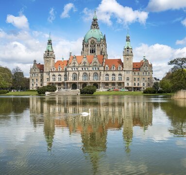 New Town Hall, Maschteich Pond, water reflection, Maschpark, Hanover, Lower Saxony, Germany