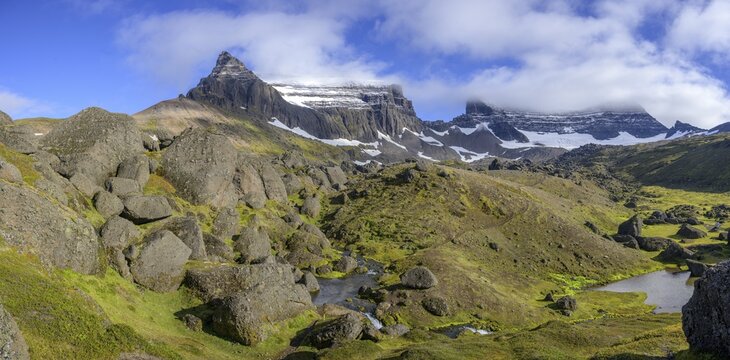 Mountains S&uacute;la St&ouml;pull and Tindfell in the VG rockfall area St&ouml;ru&eth;, Borgarfj&ouml;r&eth;ur, Austurland, Iceland
