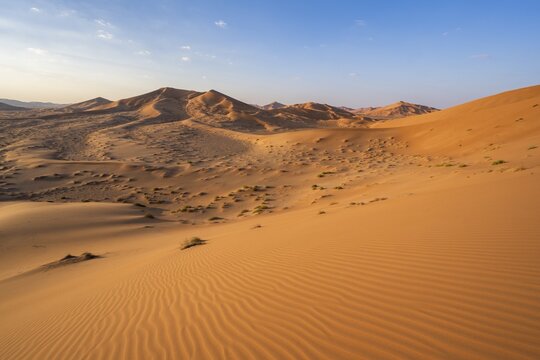 Sand dunes in the Rub Al Khali desert, the world's largest sand desert, Empty Quarter, Oman