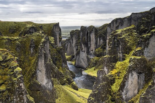 Fja&eth;r&aacute;rglj&uacute;fur Canyon, Fjadrargljufur, deep gorge, near Kirkjub&aelig;jarklaustur, South Iceland, Iceland