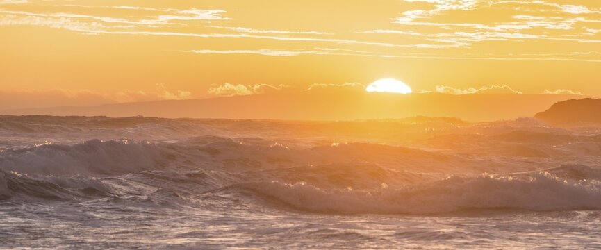 Sunset over the sea, Sandfly Bay, Dunedin, Otago Peninsula, Southland, New Zealand