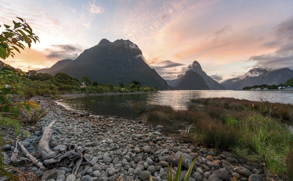 Mitre Peak and Mount Philipps, sunset, fjord landscape, Milford Sound, Fiordland National Park, Te Anau, Southland, South Island, New Zealand