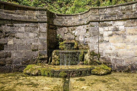 Sophienquelle, largest baroque spring north of the Alps, near Gr&uuml;nsberg, district of Altdorf, Middle Franconia, Franconia, Bavaria, Germany