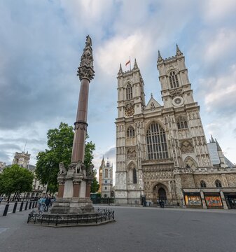 Westminster Abbey with Crimes and Indian Mutiny Memorial, London, England, United Kingdom