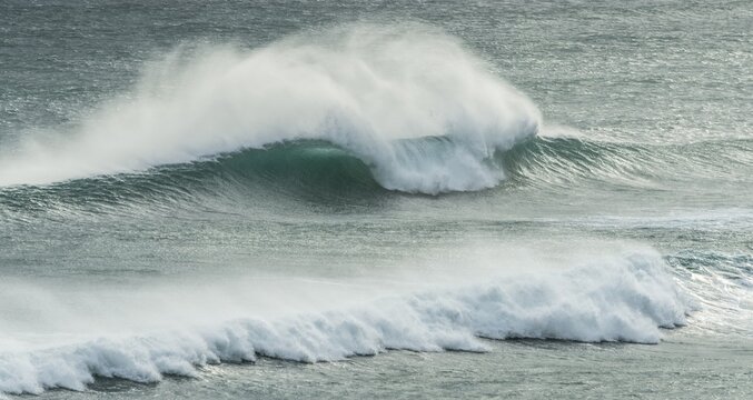 Strong swell, waves breaking on the sea, Sandfly Bay, Dunedin, Otago region, Otago Peninsula, Southland, New Zealand