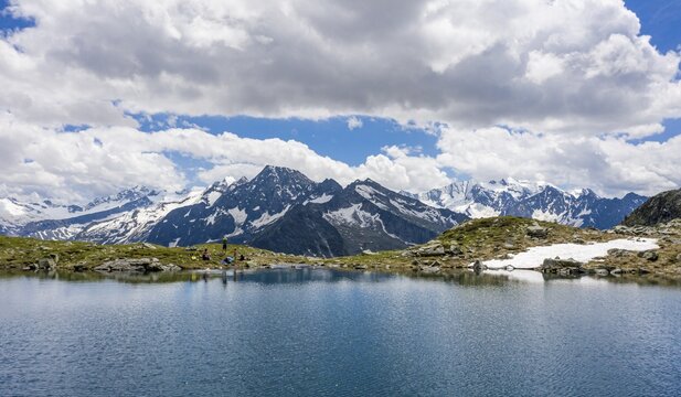 Wesendlkarsee, middle Gro&szlig;er Greiner, left Gro&szlig;er Ingent, right Hochsteller, Alps panorama, Berliner H&ouml;henweg, Zillertaler Alps, glacier Schlegeiskees, Zillertal, Tyrol, Austria