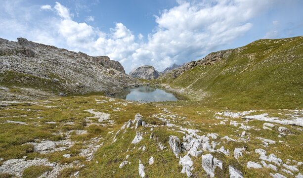 Lake Crespeinasee, Lech de Cresp&euml;ina, circular trail around the Sella Group, Gardena Pass, Passo Gardena, Puez-Geisler nature park Park, Dolomites, Selva di Val Gardena, South Tyrol, Trentino-Alto Adige, Italy