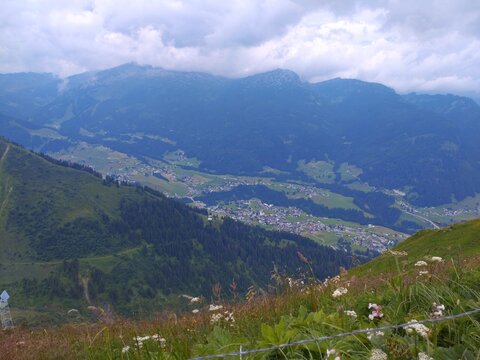 Landschaften Alpen See Spazieren Wandern
