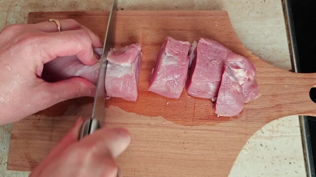 How to cut meat into small pieces for cooking in the kitchen with simple steps