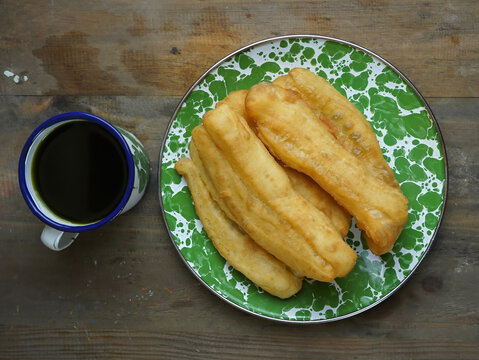 Authentic Indonesian Cakwe (Chinese Cruller) - Traditional Savory Fried Dough