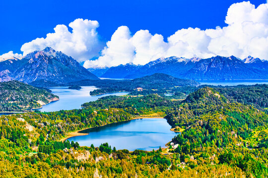 バリローチェのナウエル・ウアピ湖と雲合成