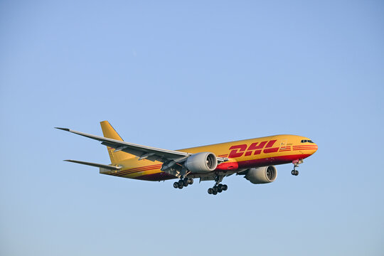 Brussels Airport avion DHL 
