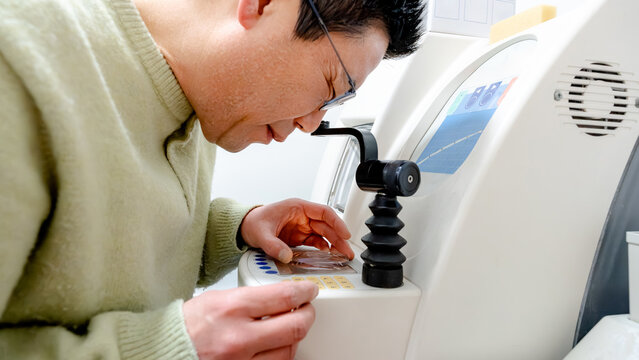 Optical professional adjusting equipment with precision