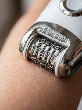 Epilator for Hair Removal on Woman Leg Skin