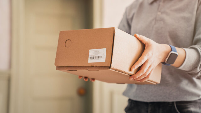 Home delivery of a shipping package