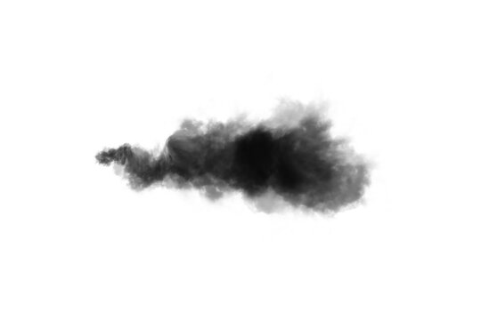 Nube de humo negro espeso aislado sobre fondo transparente, r&aacute;faga de contaminaci&oacute;n o vapor oscuro.